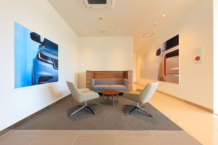 ランドローバー静岡：外観10