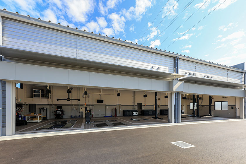 ランドローバー静岡：外観3