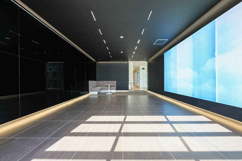 ランドローバー静岡：外観4